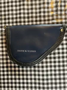 NICE ORIGINAL VINTAGE S&W SMITH WESSON BLUE SOFT CASE RUG POUCH - Picture 1 of 3