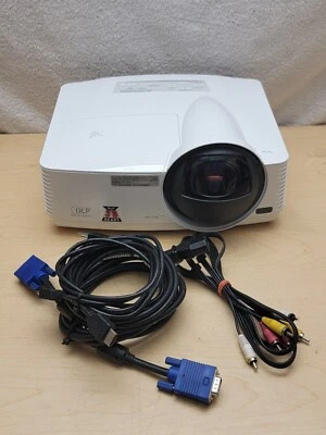 Mitsubishi WD380U-EST | Proyector DLP 1080p 3000:1 (1768 horas de lámpara) Foto 1 de 4