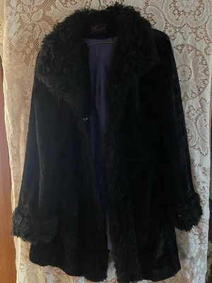 Abrigo para mujer vintage de piel sintética negro tórrido talla 1X Foto 1 de 3
