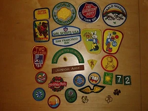 44 VINTAGE GIRL SCOUT DAISY PETAL BROWNIE BADGE PATCH PIN RARE LOT x44 - Picture 1 of 2