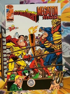 Cómics con imagen especial #1 de Normal Man Megaton Man - Imagen 1 de 5
