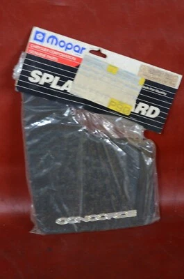 2- NOS 93-96 Chrysler Concorde TRASERO PROTECTOR CONTRA SALPICADURAS DE BARRO ALETA Mopar 82300153 Foto 1 de 4