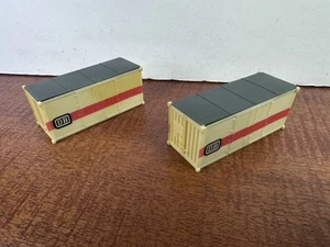 DOS contenedores de envío escala HO de 20' DB - Imagen 1 de 4