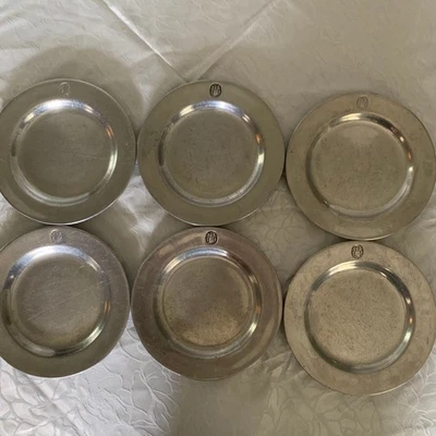 Wilton Armetale Colonial RWP Dinner Plates Set of 6 Tavern Historical - Image 1 of 4