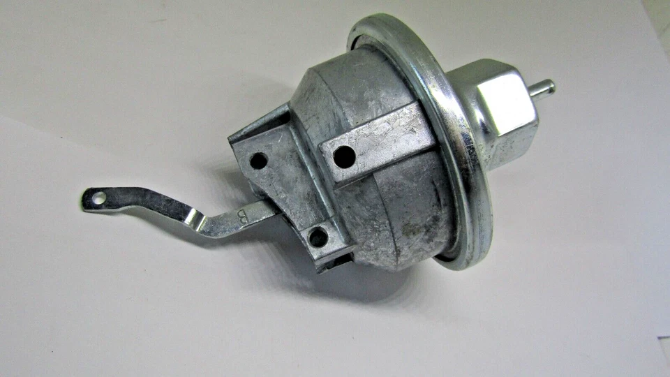 C64 FORD Distributor Vacuum Advance Control - Image 1 of 4
