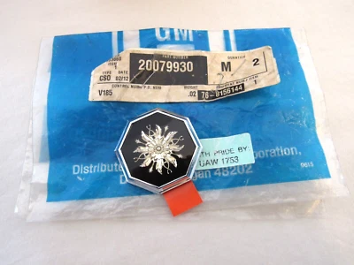 NOS 1982-86 Pontiac Grand Prix Bonneville Sail Panel Sunburst Emblem GM 20079930 - Image 1 of 4