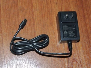 Neu - Original Klasse 2 Sunbeam Netzteil Ladegerät 100-240 9V 2A E24-0900-2000WU - Bild 1 von 3