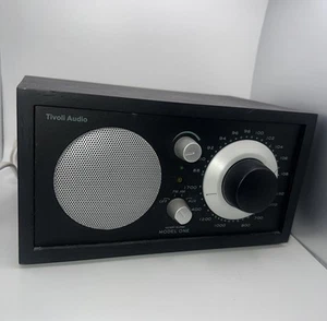 Tivoli Audio Model One AM/FM AUX In Radio - Schwarz - Bild 1 von 5