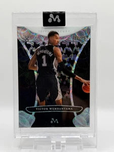 Victor Wembanyama 2023-24 Topps Mercury RC Rookie Kaleidoscope #19 Encased /75 - Bild 1 von 2