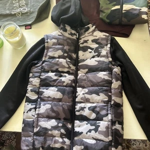 PUMA Puffer Vest for Kids Embroidered Logo - Picture 1 of 5