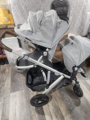 UPPAbaby Vista V2 Stroller Gray with Bassinet and Travel Bag - Image 1 of 4