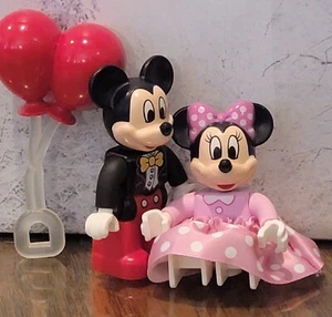 EUC Lego Duplo Disney Mickey Mouse and Minnie Mouse Figures w/ Balloon - Picture 1 of 3