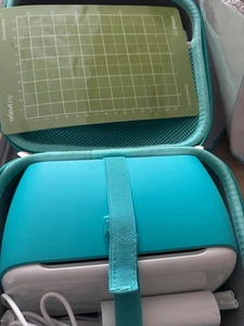 cricut Joy, mit sehr viel Zubehör ,stabiler Aufbewahrungstasche, wenig gebraucht - Bild 1 von 13
