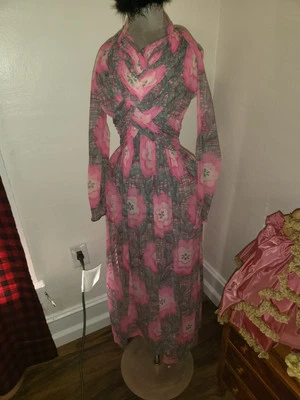 Maxi Vestido De Colección HECHO A MANO AÑOS 60 Volantes Manga Larga Modesto Hada Retro Foto 1 de 4