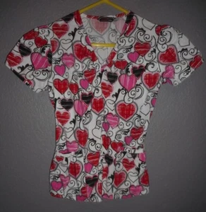 Sierra Pink & Red Hearts Scrub Top Gathered V Pockets Medium EUC   - Picture 1 of 8