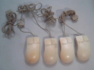 Menge 4 Vintage Microsoft 2.0A Serielle Maus 50674 2 Tasten 9-polig - Funktioniert - Bild 1 von 8