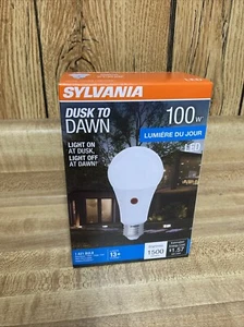 SYLVANIA Dusk to Dawn A21 LED Light Bulb with Auto On/Off Light Sensor 100W New - Picture 1 of 4