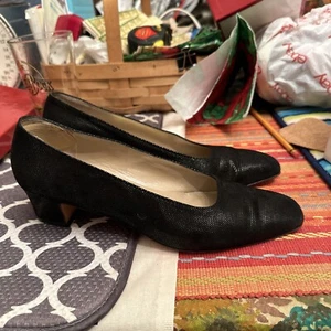 Salvatore Ferragamo Vintage Women’s Black Pump Suede Classic Shoes Size 8.5 Box - Picture 1 of 19