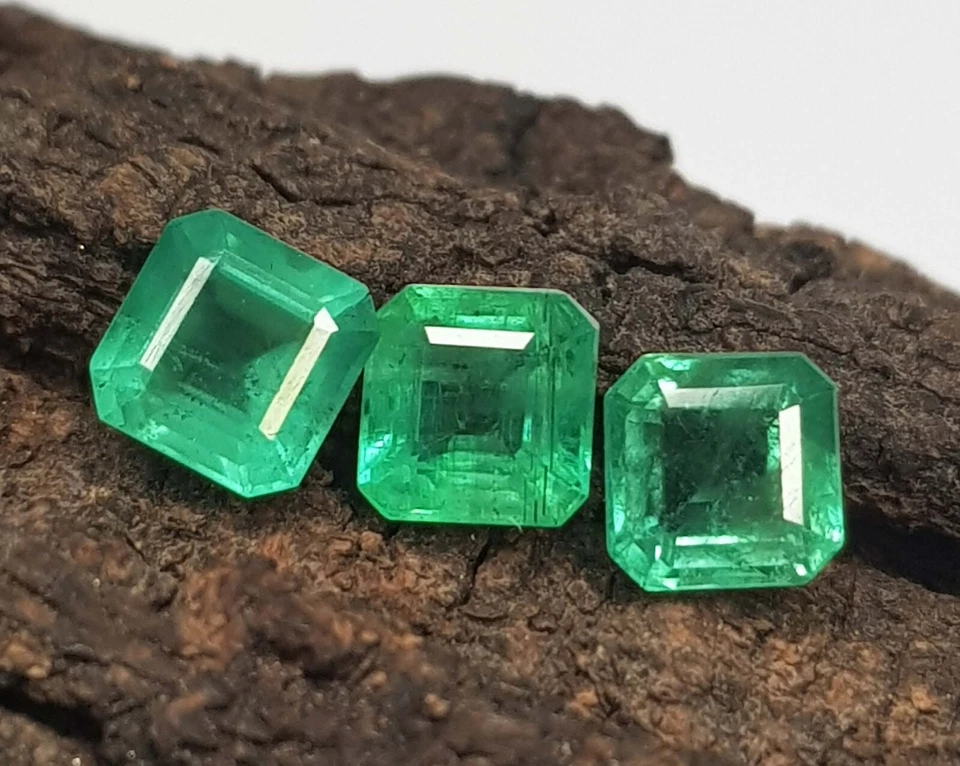 2.50 Ct 5 MM Natural Zambian Emerald Square Cut Untreated Lustrous Gemstone 3Pcs - Image 1 of 4