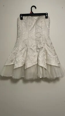 Windsor  Stapless Ruffled Prom Dress Cream & Gold Sz 3 - Image 1 of 4