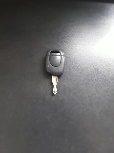 Genuine OEM Renault 1 Button Remote Key Fob, Tested - Picture 1 of 2