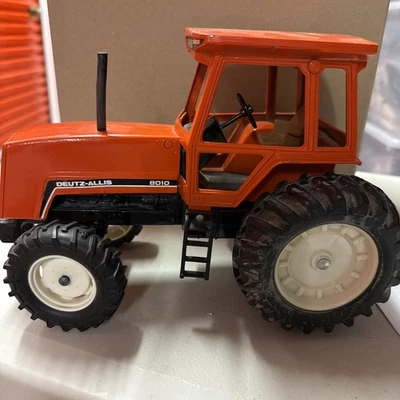 ERTL  Allis Chalmers 8010 Tractor - Image 1 of 4