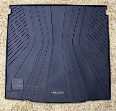 2014-2018 Mazda 3 sedan All Weather Cargo porta-malas tapete bandeja preto USADO original do fabricante - Imagem 1 de 4