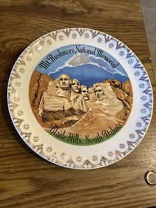 Plato recuerdo vintage 1960 JKC Co 7-1/2" Mt Rushmore, Black Hills SD - Imagen 1 de 3