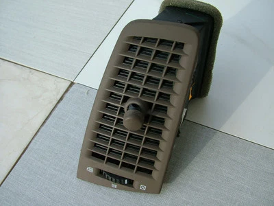 Cadillac CTS SRX 2003-2007 TABLERO DEL LADO DEL CONDUCTOR AIRE ACONDICIONADO MOLDURA DE VENTILACIÓN (MARRÓN) OEM Foto 1 de 4