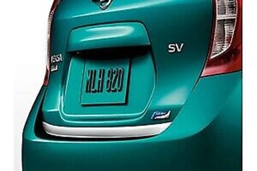 Escotilha traseira genuína Nissan 2014 Versa Note S Plus SV S acento cromado 999G8-4Z000 - Imagem 1 de 1
