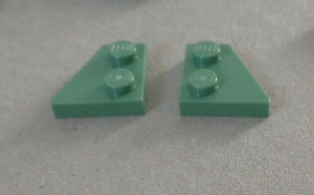 LEGO 24299 24307 2x2 Left & Right Wedge Plate Sand Green x1 Pair  - Image 1 of 1