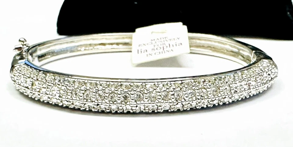 Brazalete Brazalete Lia Sophia "Glitterati" 3 Filas Cristal Corte Tono Plata Bisagras Foto 1 de 4