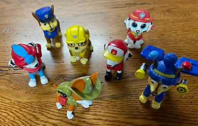Paw Patrol Mini 1.75" Figuras Juguete Pasteles Toppers, Lote de 7 Perros Persecución Escombros Explorador Foto 1 de 4