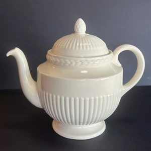 Cream Wedgwood EDME Mini Coffee Pot with Lid Handle Ribbed PERFECT CONDITION - Picture 1 of 15