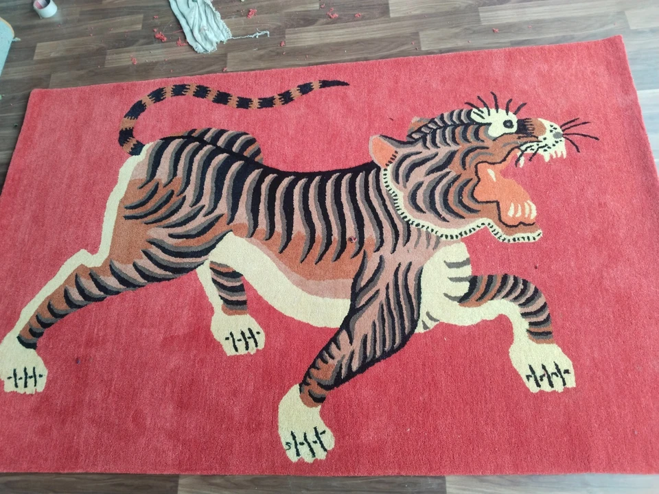 Climbing Leopard -Red Hand-Tufted Wool Handmade Area Rug Carpet for - Image 1 of 4