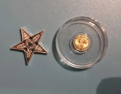 Egyptian .9999 1/200 Gold Coin & 1/10 .999 Silver Star Round Capsule  - Image 1 of 4