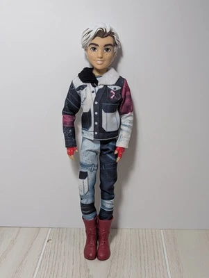 Кукла Disney The Descendants 3 Isle Of The Lost Carlos De Vil - Изображение 1 из 4