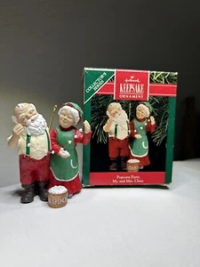 Vintage Hallmark Ornament ~ Popcorn Party Santa & Mrs ~ 1990 ~ 5. in Serie - Bild 1 von 15