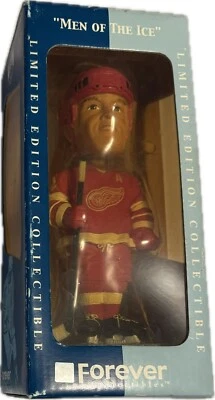 NHL MEN OF THE ICE DETROIT RED WINGS BRENDAN SHANAHAN 2001 FOREVER BOBBLE HEAD - Image 1 of 3