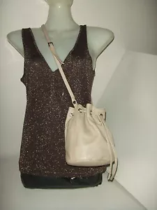 COCCINELLE PETIT SAC BOURSE EN BANDOULIÈRE BEIGE EN CUIR - Picture 1 of 10