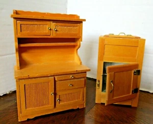 Concord Miniatures 4,25" Tall ICE CHEST & 5,5" SIDEBOARD Blonde Wood - Nice Pair - Bild 1 von 5