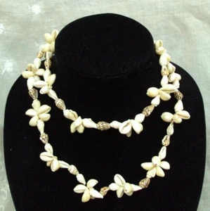 Vtg Estate Jewelry ~ Over-the-Head Style COWRIE SHELL Single Strand Necklace - Picture 1 of 5