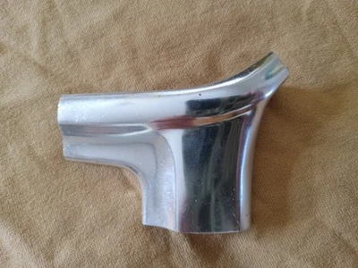 Cadillac Eldorado 1977 esquina derecha moldura parabrisas envío gratuito Foto 1 de 3