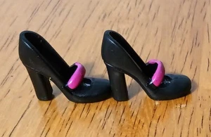 Barbie Puppe Fashionista Fashion Fever High Heel Schnalle Riemen Schuhe schwarz & rosa - Bild 1 von 3