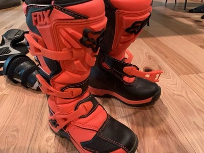 Casi Nuevo - Fox Comp 5 Juvenil Talla Y1 Naranja Foto 1 de 4