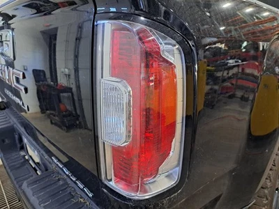 Lámpara trasera lateral pasajero Rh 2022 Canyon Sku#4262570 Foto 1 de 4