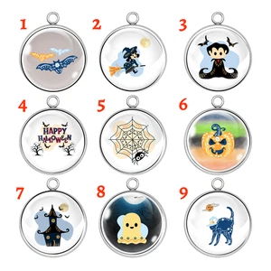 Charm Halloween scandinavo - Pipistrelli minimalisti, fantasmi, streghe e altro - Foto 1 di 23