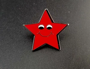 Pin de solapa estrella roja con sonrisa - Imagen 1 de 12