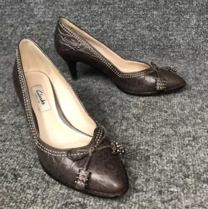 CLARKS NARRATIVE SZ 6 M BROWN LEATHER CUSHIONED HEELS PUMPS IN EUC - Picture 1 of 8