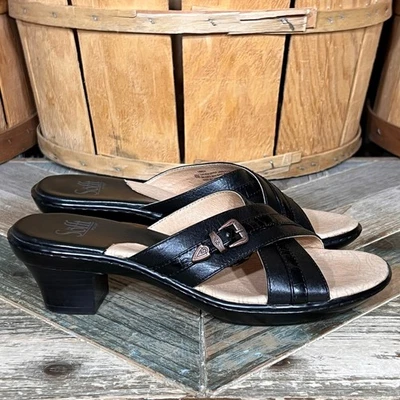 Sandálias femininas Sofft berloque de couro preto cruzado slide salto semi tamanho 6 - Imagem 1 de 4